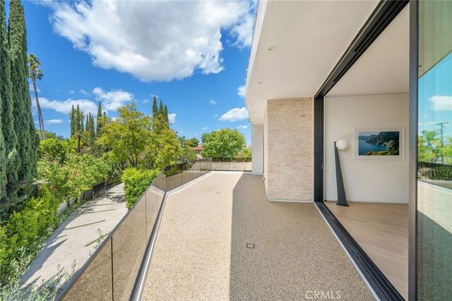 16988 Strawberry Drive, Encino, CA 91436