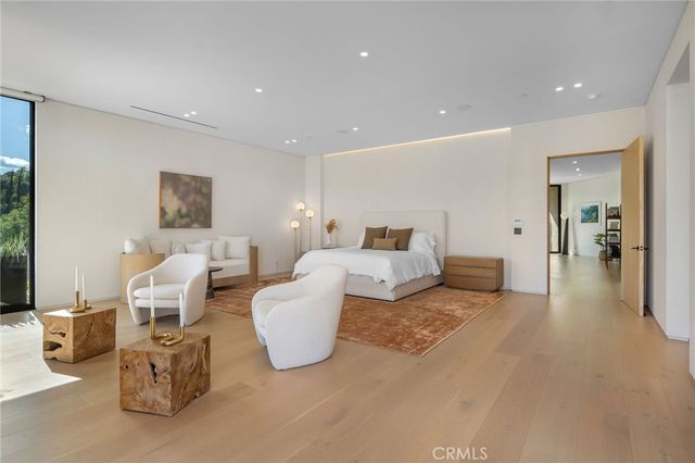 16988 Strawberry Drive, Encino, CA 91436