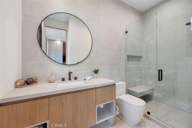 16988 Strawberry Drive, Encino, CA 91436