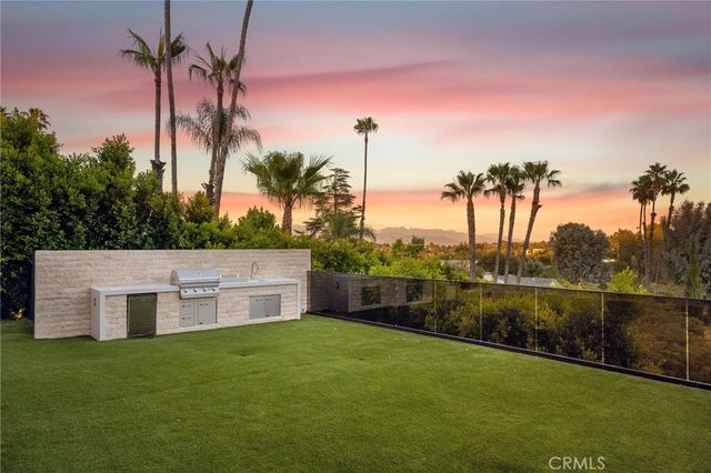 16988 Strawberry Drive, Encino, CA 91436