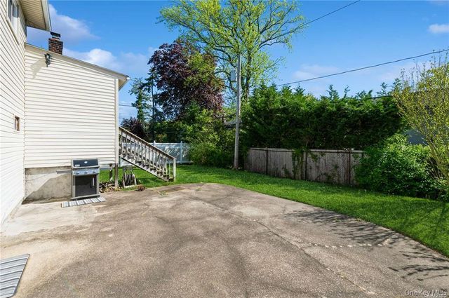 1040 Cedarhurst Street, North Woodmere, NY 11581