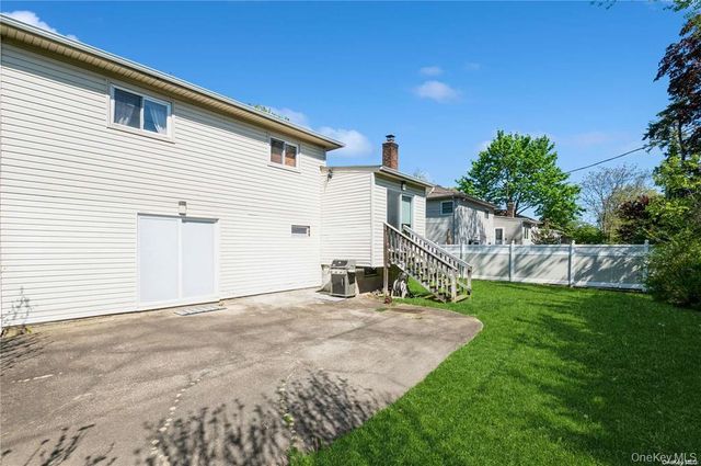 1040 Cedarhurst Street, North Woodmere, NY 11581