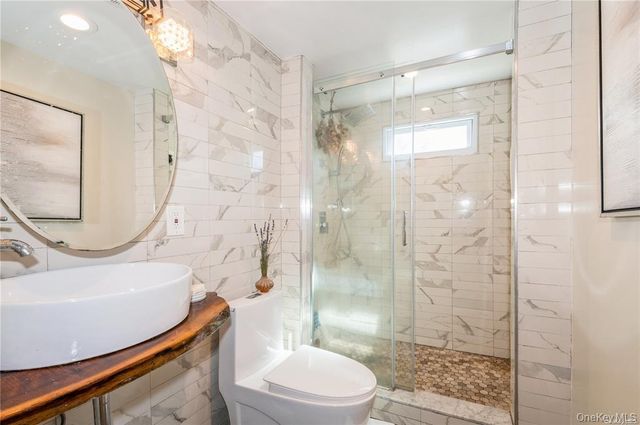 1040 Cedarhurst Street, North Woodmere, NY 11581