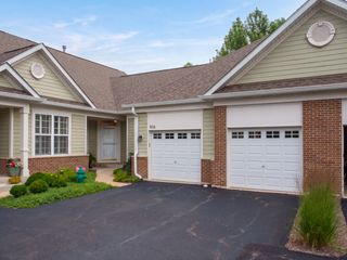 816 Cambridge Drive, Batavia, IL 60510