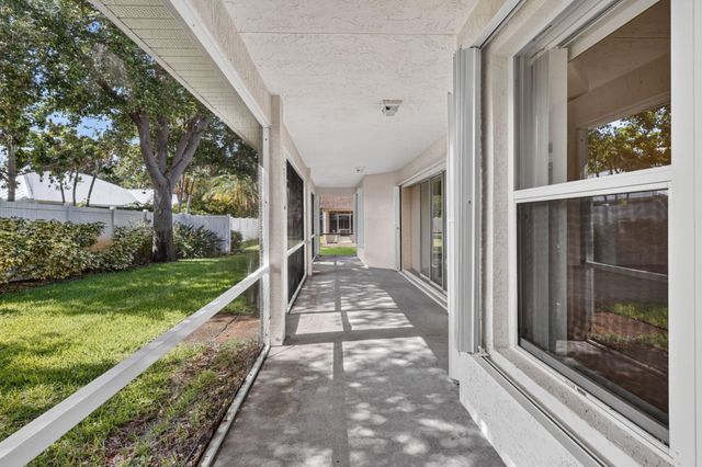 8253 Sand Pine Circle, Port St. Lucie, Port St Lucie, FL 34952