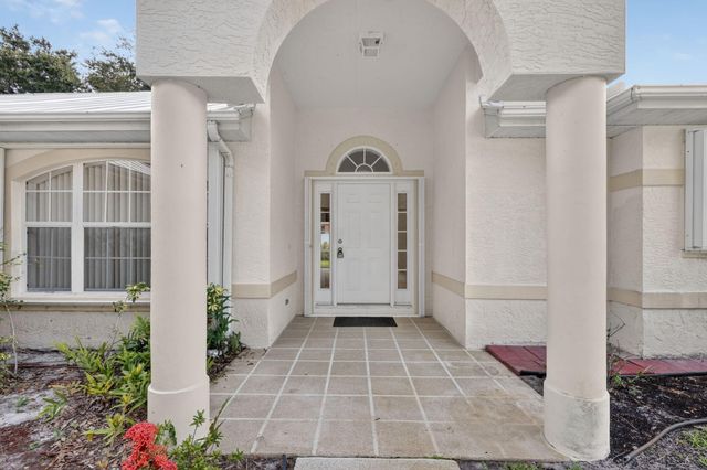 8253 Sand Pine Circle, Port St. Lucie, Port St Lucie, FL 34952