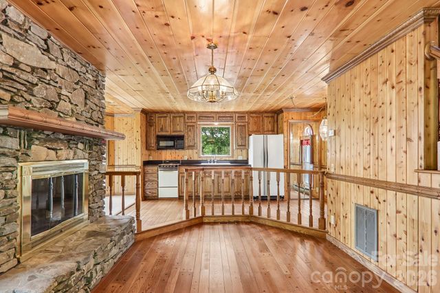 156 Simpson Lane, Maggie Valley, NC 28751