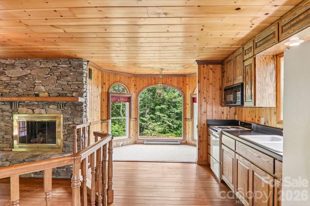 156 Simpson Lane, Maggie Valley, NC 28751