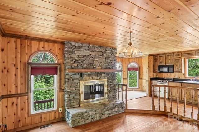156 Simpson Lane, Maggie Valley, NC 28751