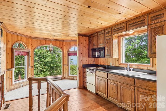 156 Simpson Lane, Maggie Valley, NC 28751