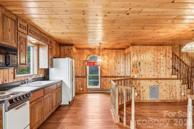 156 Simpson Lane, Maggie Valley, NC 28751
