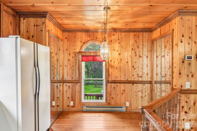 156 Simpson Lane, Maggie Valley, NC 28751