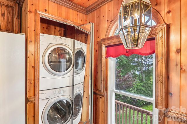 156 Simpson Lane, Maggie Valley, NC 28751
