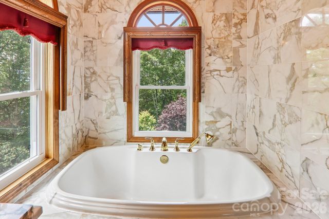 156 Simpson Lane, Maggie Valley, NC 28751