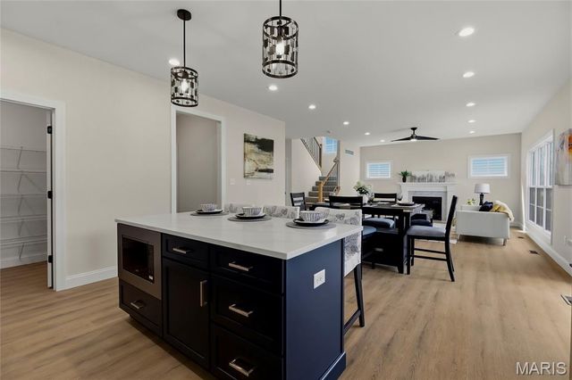 9223 Merritt Avenue, Rock Hill, MO 63144