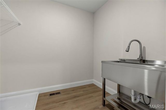 9223 Merritt Avenue, Rock Hill, MO 63144