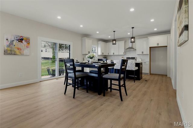 9223 Merritt Avenue, Rock Hill, MO 63144