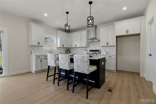 9223 Merritt Avenue, Rock Hill, MO 63144