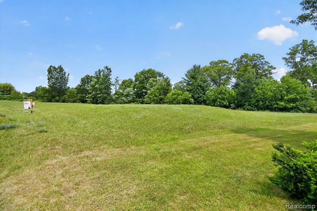 9041 Mirage Lake Drive, Milan, MI 48160