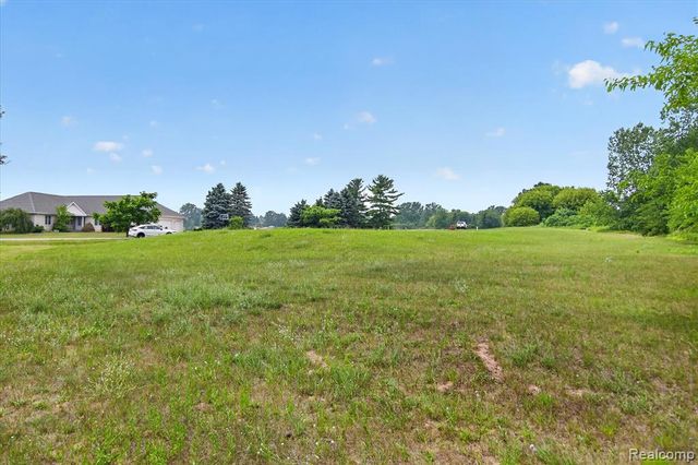9041 Mirage Lake Drive, Milan, MI 48160