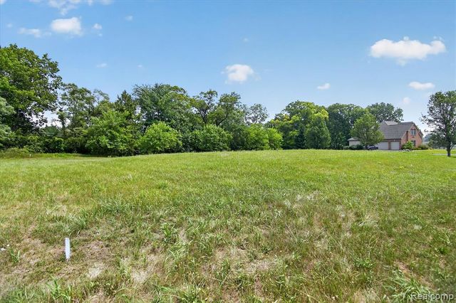 9041 Mirage Lake Drive, Milan, MI 48160