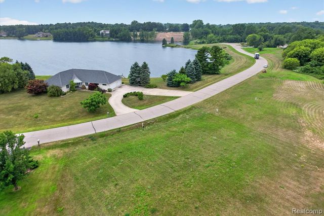 9041 Mirage Lake Drive, Milan, MI 48160