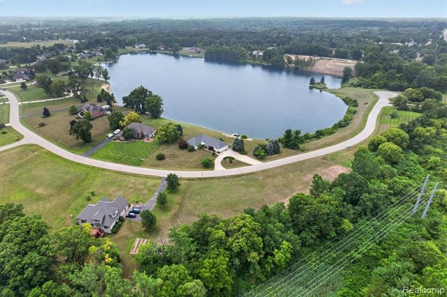 9041 Mirage Lake Drive, Milan, MI 48160