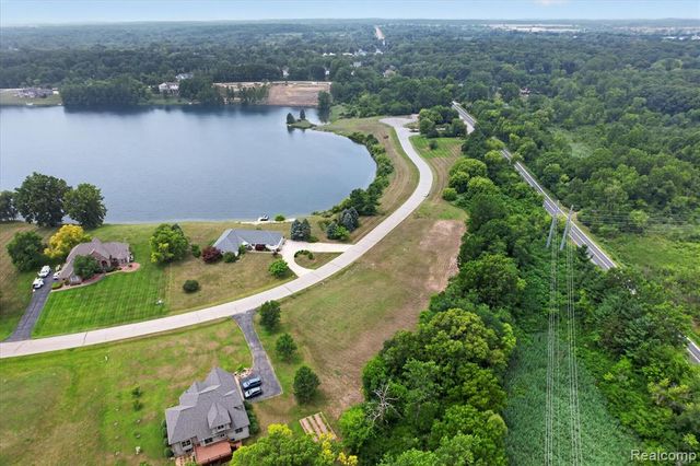 9041 Mirage Lake Drive, Milan, MI 48160