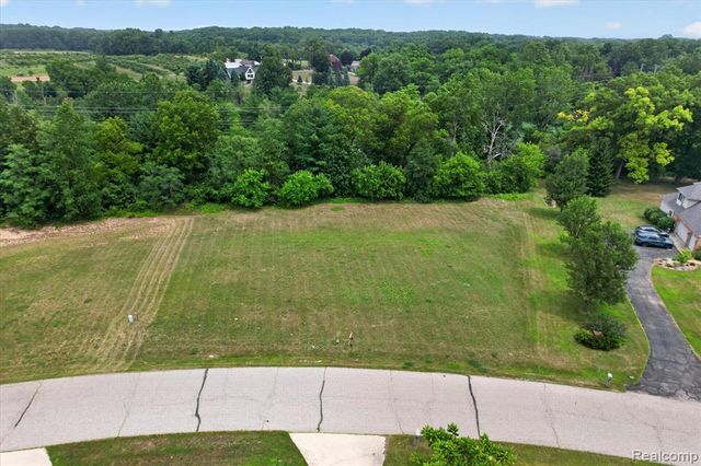 9041 Mirage Lake Drive, Milan, MI 48160