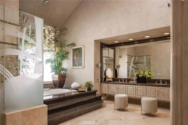 3 Weybridge Court, Newport Beach, CA 92660