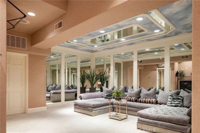 3 Weybridge Court, Newport Beach, CA 92660