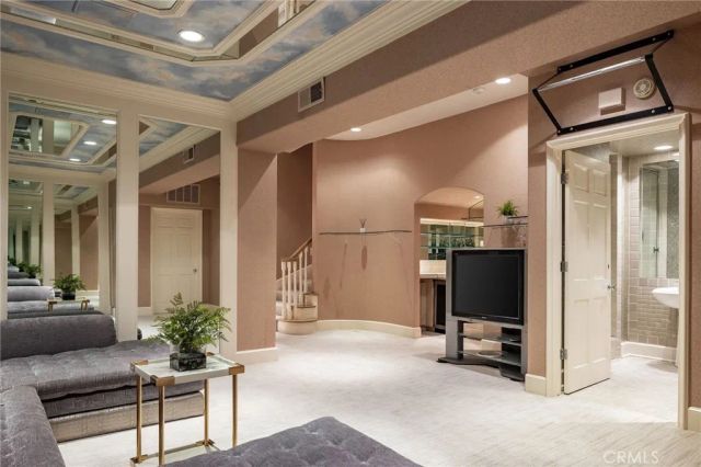 3 Weybridge Court, Newport Beach, CA 92660
