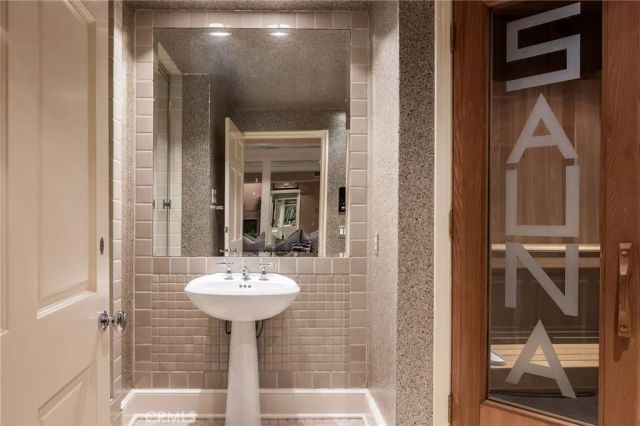 3 Weybridge Court, Newport Beach, CA 92660