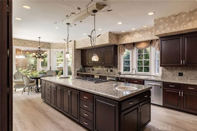 3 Weybridge Court, Newport Beach, CA 92660