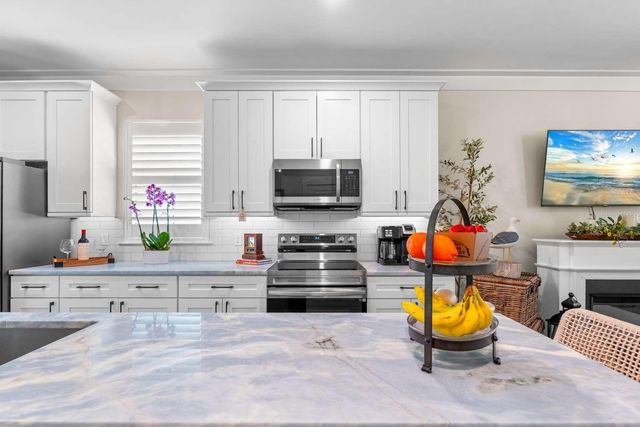 324 6TH STREET E, Bradenton, FL 34208