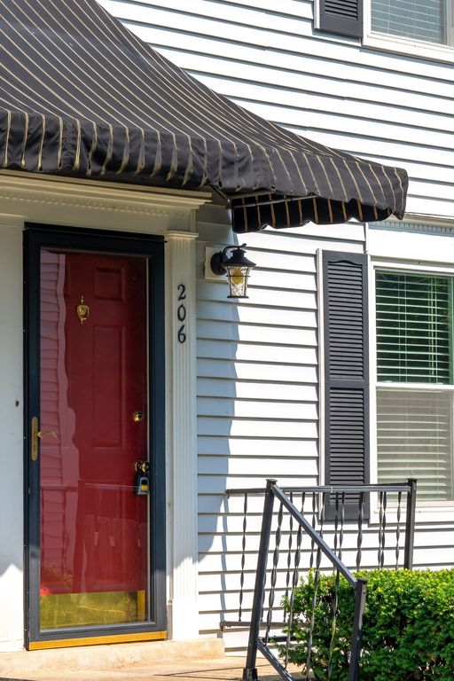 206 Edgewood Dr, Hendersonville, TN 37075