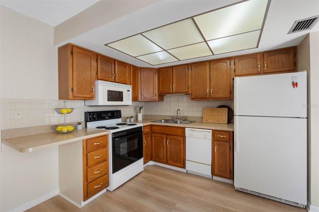 2833 ORANGE TREE CIRCLE N A, Palm Harbor, FL 34684
