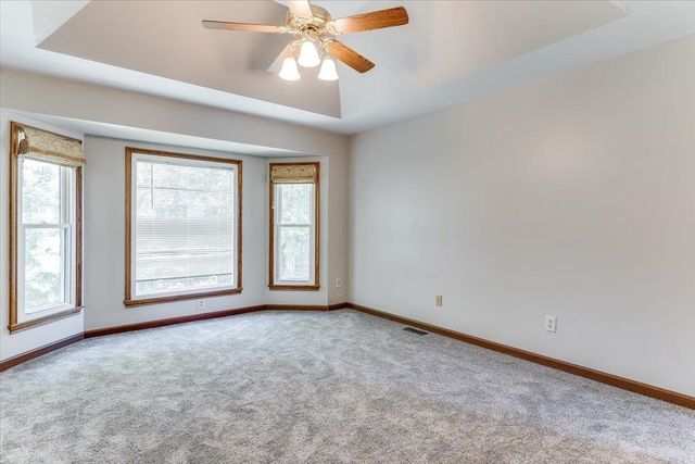 2366 N Vinegate Ct, Wichita, KS 67226