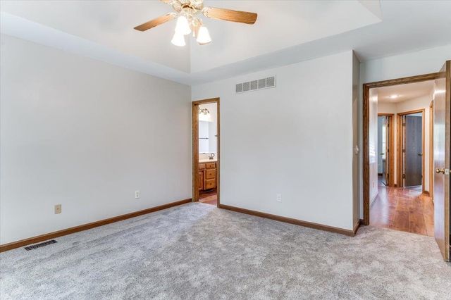 2366 N Vinegate Ct, Wichita, KS 67226