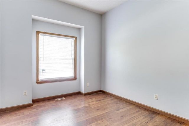 2366 N Vinegate Ct, Wichita, KS 67226
