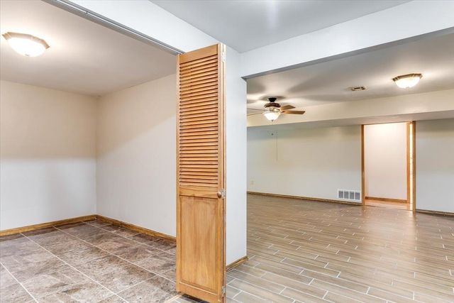 2366 N Vinegate Ct, Wichita, KS 67226