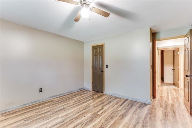 2366 N Vinegate Ct, Wichita, KS 67226
