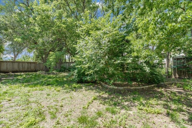 2366 N Vinegate Ct, Wichita, KS 67226