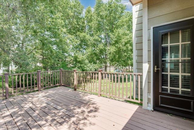 2366 N Vinegate Ct, Wichita, KS 67226