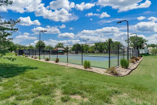 2366 N Vinegate Ct, Wichita, KS 67226