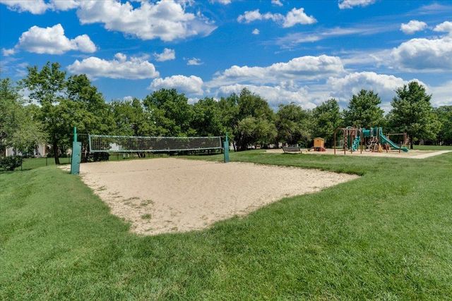 2366 N Vinegate Ct, Wichita, KS 67226