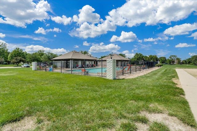 2366 N Vinegate Ct, Wichita, KS 67226