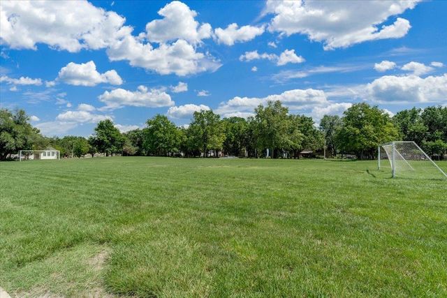 2366 N Vinegate Ct, Wichita, KS 67226