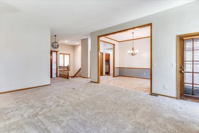 2366 N Vinegate Ct, Wichita, KS 67226