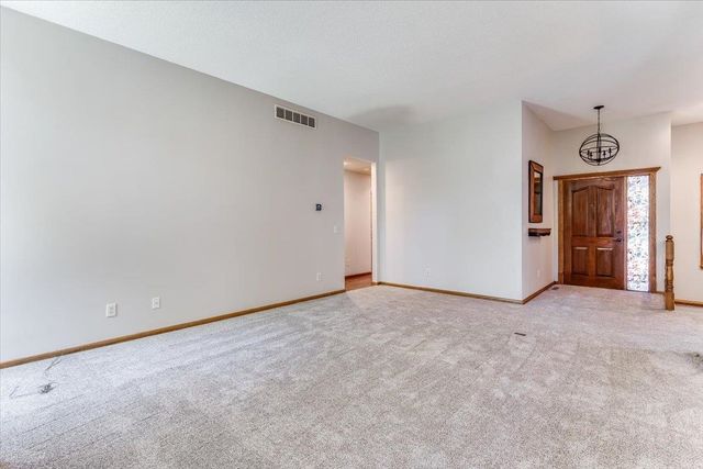 2366 N Vinegate Ct, Wichita, KS 67226